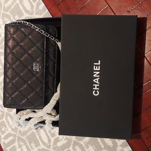 Chanel caviar leather on classic wallet chain